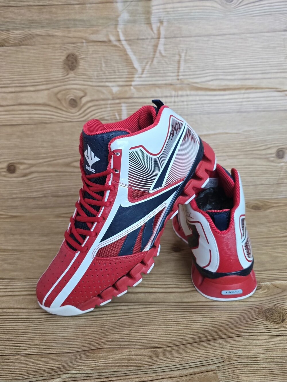 Reebok John Wall Mid top